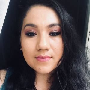 Meet your Posher, Elia